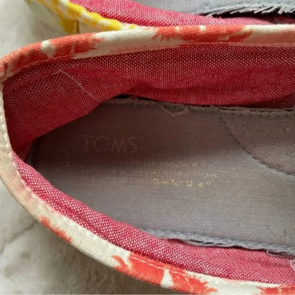 TOMS | Orange & Yellow Palm Tree Canvas Classics | Size 9W